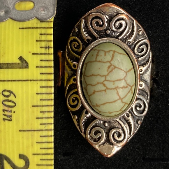 Jade Stone Statement Ring - Picture 4 of 4